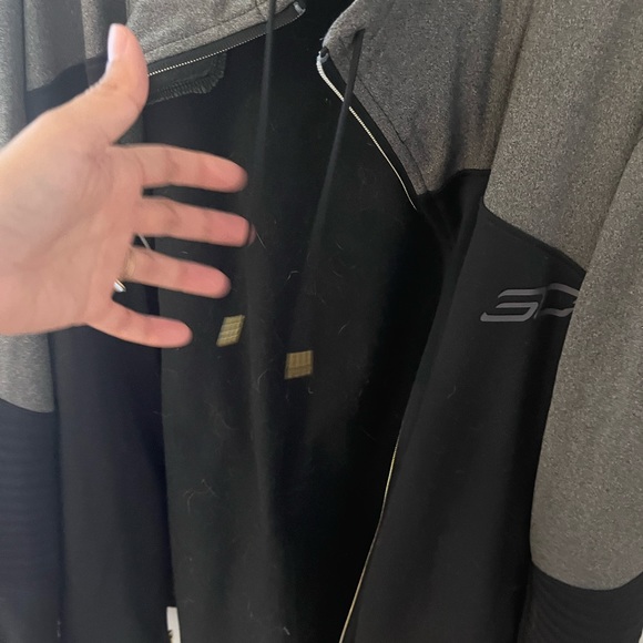 Mens Under Armour grey and black light jacket - Picture 6 of 8